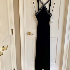 Gorgeous black velvet gown, NWT Adrianna Papell